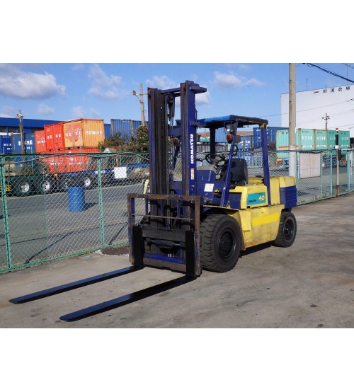 Xe nâng Komatsu 4 tấn 4 mét dịch giá FD40-5 máy 6D95L Nhật bãi đã qua sử dụng